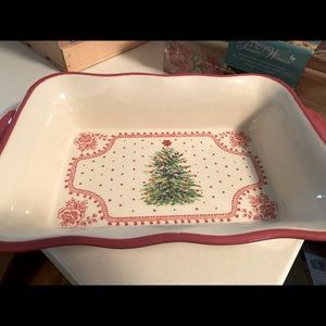 Pioneer Woman casserole dish
